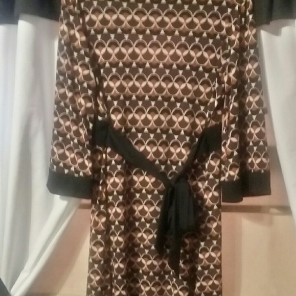 Tiana  B beautiful dress - Picture 3 of 4